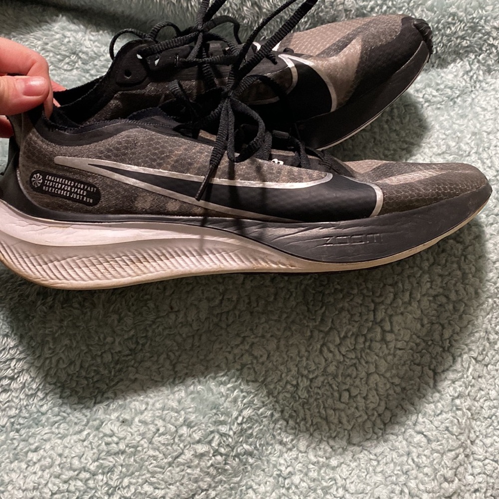Women’s Nike zoom shoe size 9 - Picture 3 of 5